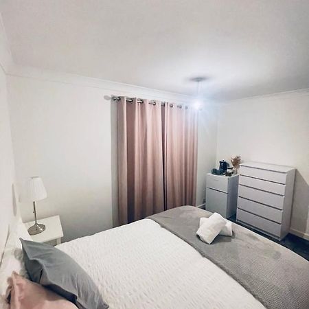 Family Room Close Бристол Екстериор снимка